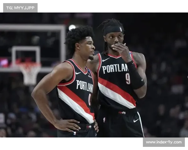 格兰特加盟开拓者后首次出任替补角色彰显球队阵容调整新思路 格兰特加盟开拓者后首次出任替补角色彰显球队阵容调整新思路